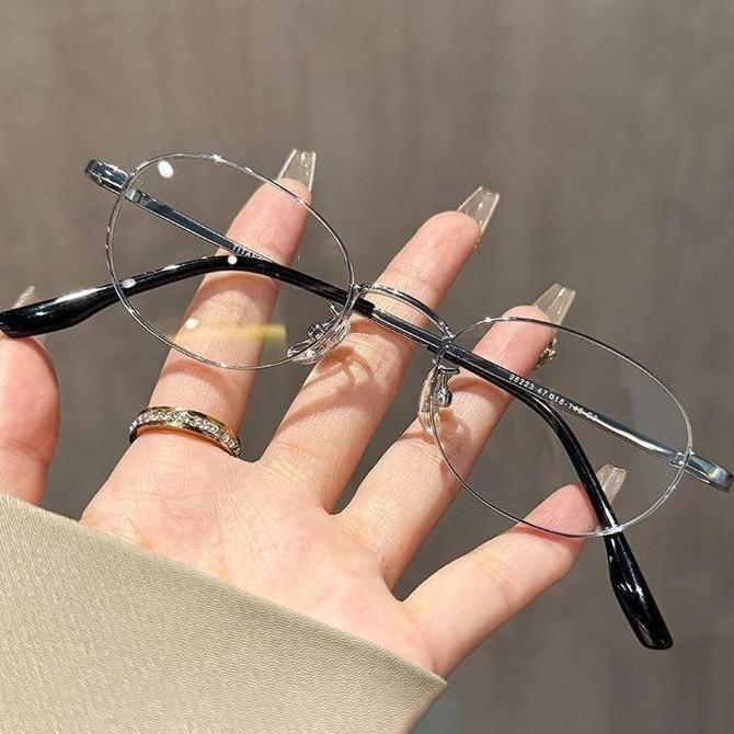 Kacamata Lensa Anti Radiasi Wanita Pria Lensa Oval Wajah Kecil Medium Frame Metal Titanium