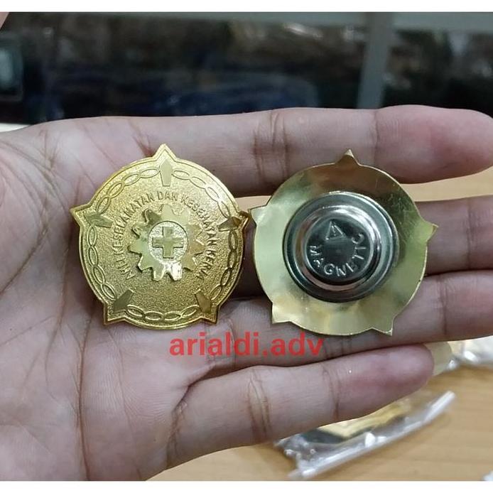 PIN AHLI K3 UKURAN 4 CM PIN PANCA KARSA AHLI K3 KUNINGAN SEPUH EMAS MAGNET
