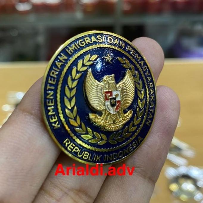 pin IMIPAS logo terbaru kuningan sepuh emas magnet pin Imipas magnet