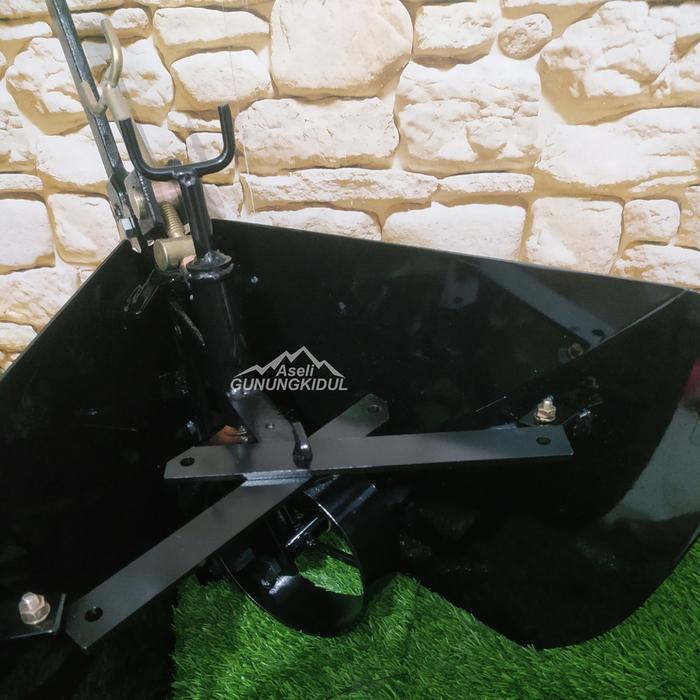 Ridger Singkal Kupu Kupu Pembuat Bedengan Guludan Traktor Quick Cultivator Cakar Baja, Kasuari