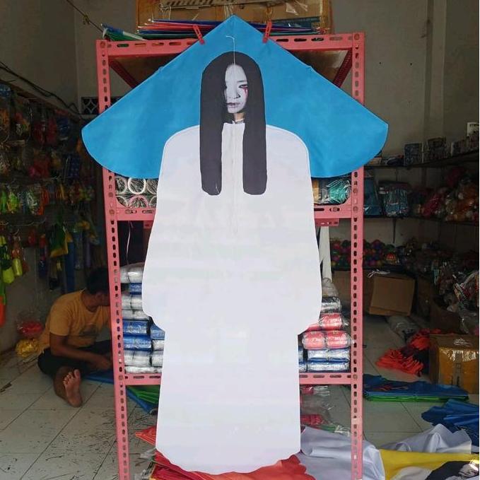 LAYANGAN HANTU KUNTILANAK