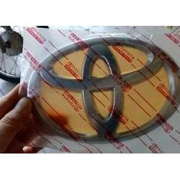 Emblem Depan Toyota Agya Premium