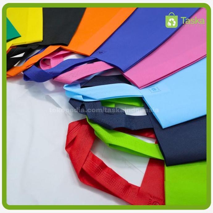 Goodie Bag Spunbond Box 24x24x24 Cream Satuan / Tas Spunbond Polos