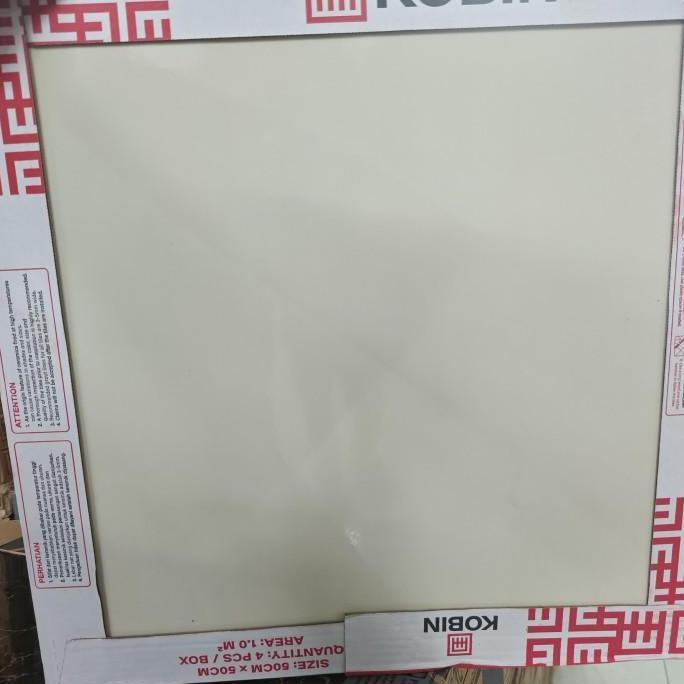 KERAMIK LANTAI 50X50 CREAM POLOS