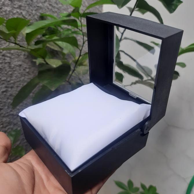 Kotak Jam Tangan Kaca Besar