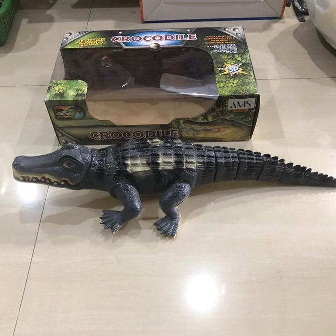 Mainan Buaya Batre bisa jalan lampu dan suara