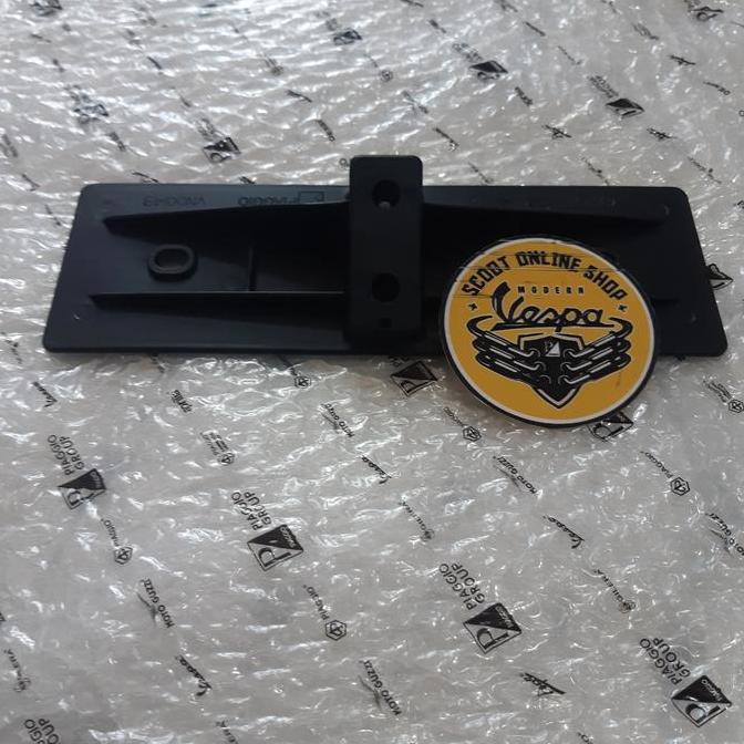 DUDUKAN PLAT NO VESPA MATIC S
