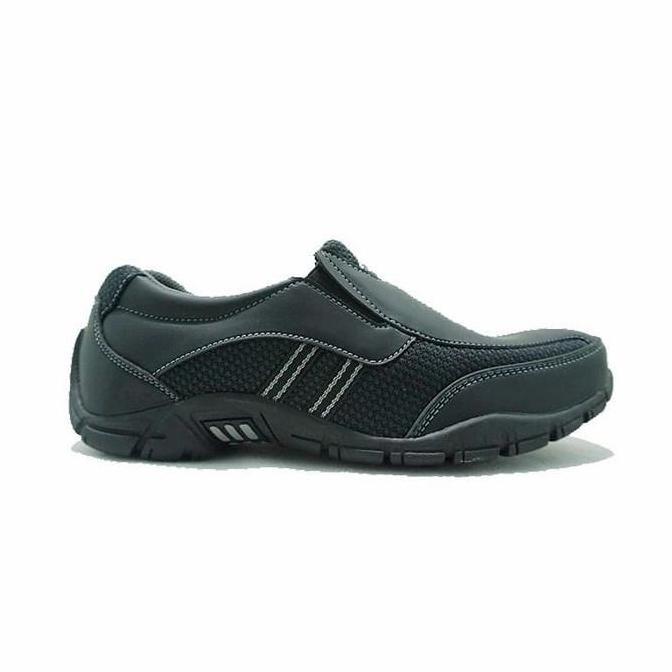 Sepatu Casual Slip On Pria Weidenmann Walker 03 Hitam