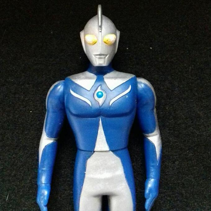 UHS Ultra Hero Series 16 Cm Ultraman Cosmos Luna Mode by Bandai 2001