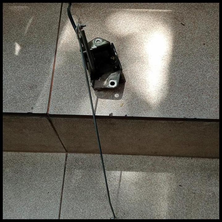 DISKON DOOR LOCK BAGASI AVANZA XENIA 2005-2011 ORIGINAL 