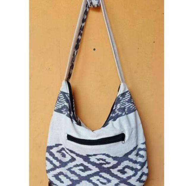 Tas Tenun Etnik Selempang Toraja Putih Bunga-Bunga