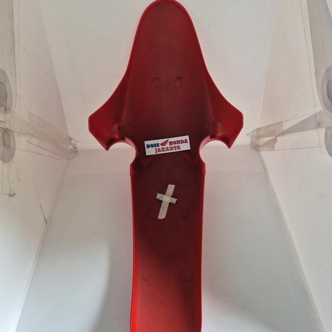 Ready 61100-KPP-900ZE : SPAKBOR DEPAN MERAH CBR 150 R KARBU LAMA / SLEBOR DEPAN MERAH CBR 150 R KARB