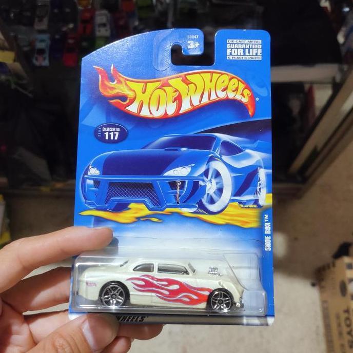hot wheels shoe box putih