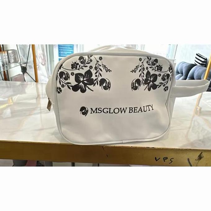 Msglow - ISI (pouch,f wash,toner,krim siang,krim malam,serum booster)  -Paket Wajah MS Glow Terbaru 