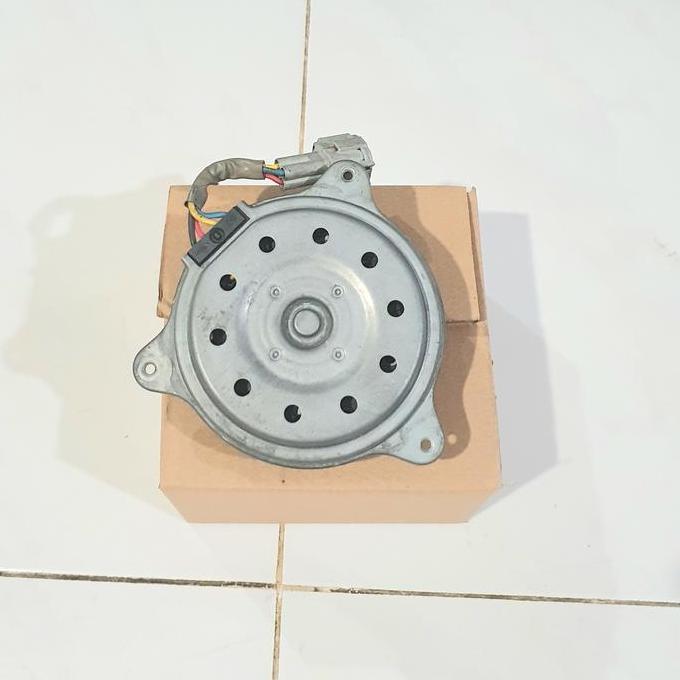 motor fan radiator nissan march