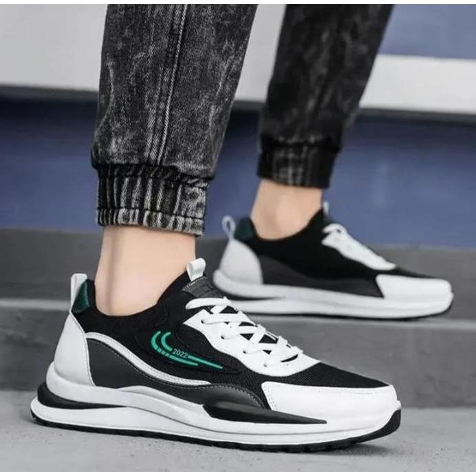 Sepatu Sneakers Pria Wanita Terbaru Gaya Korea Berlaku Bayar Di Tempat dengan Desain Modern dan Warn