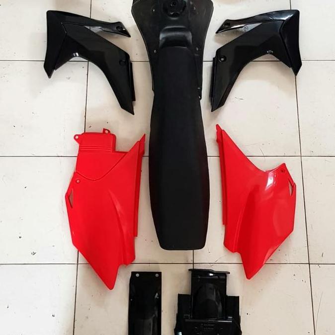 body set crf 230 merk SND plus jok dan tangki bahan plastik merah puti