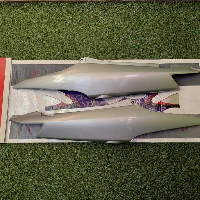 Body Belakang Honda Supra Fit New Silver Perak Ori AHM Kanan Kiri