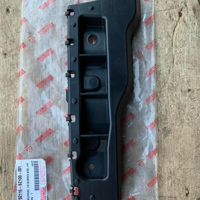 Bracket Bumper Depan Daihatsu Luxio