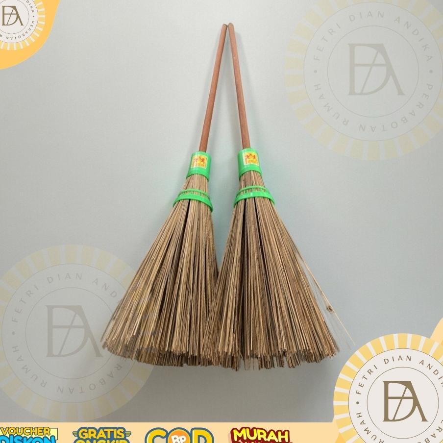 Sapu Taman 2 Macan / Sapu Lidi / Sapu Taman / Sapu Jadul