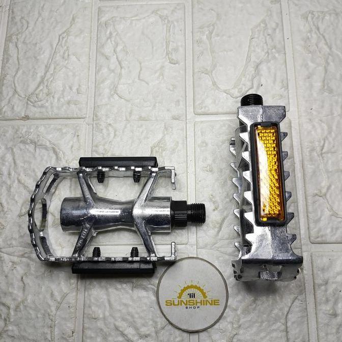 Pedal Alloy ETERNA Silver As Besar 9/16 Untuk Crank Gir Tengah As BB Kotak Dan HT2 Model Jadul Vinta