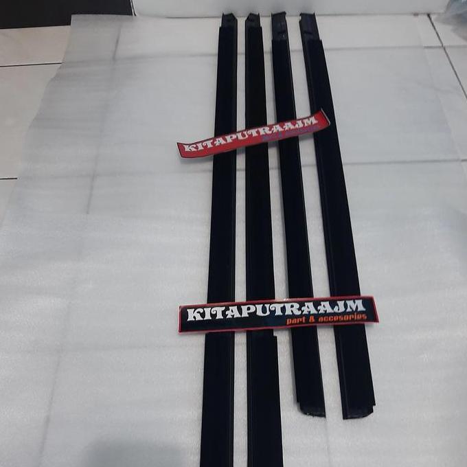 Pelipit Kaca Luar Suzuki Apv / Karet Pelipit Kaca Apv