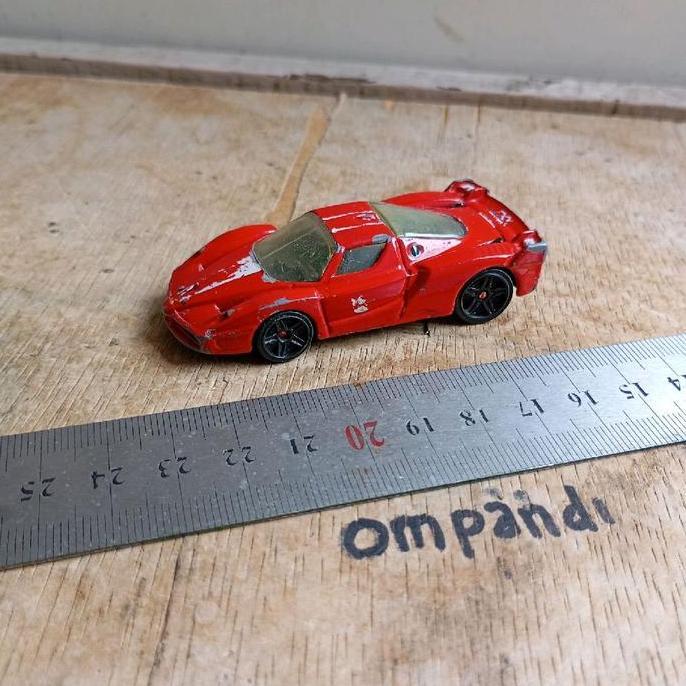 HOT WHEELS DIECAST MOBIL FERRARI FXX CS99