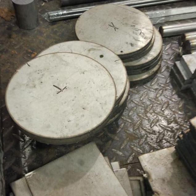 plat bulat stainless 304 tebal 6mm diameter 150mm