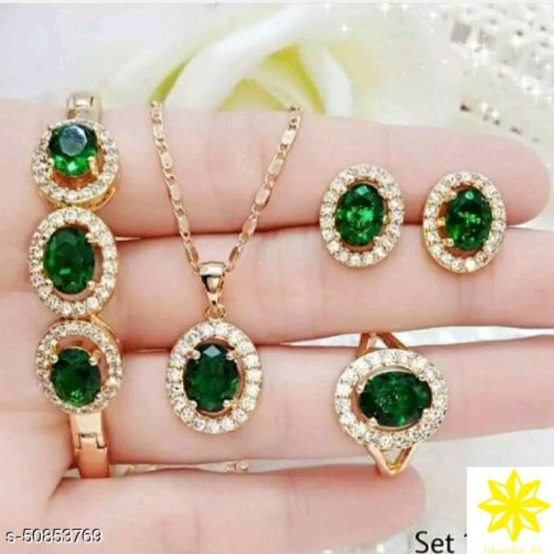 New Set Perhiasan Titanium Permata Hijau Anti Karat