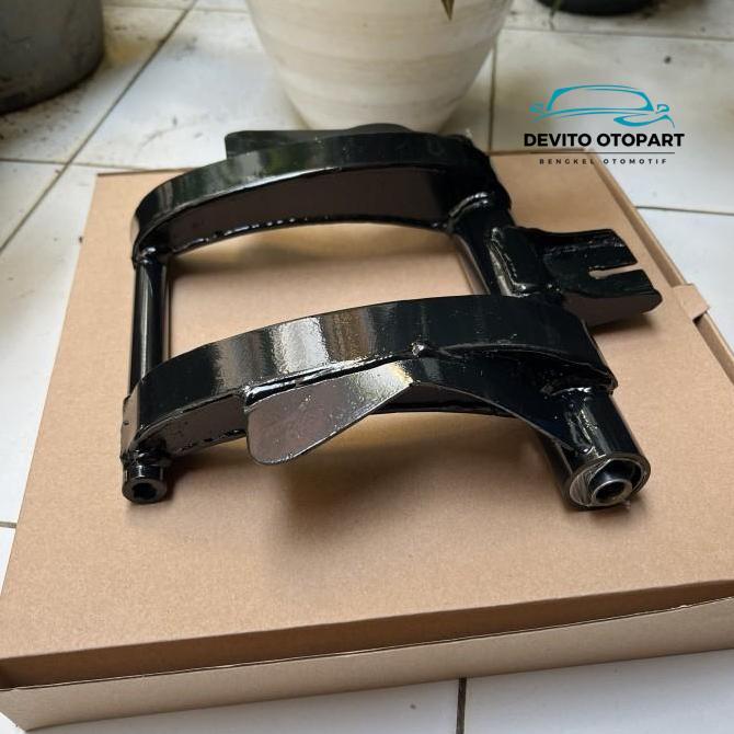 Engine Mounting Custom Mundur Vario 125 Dan Vario 150 Suku Cadang
