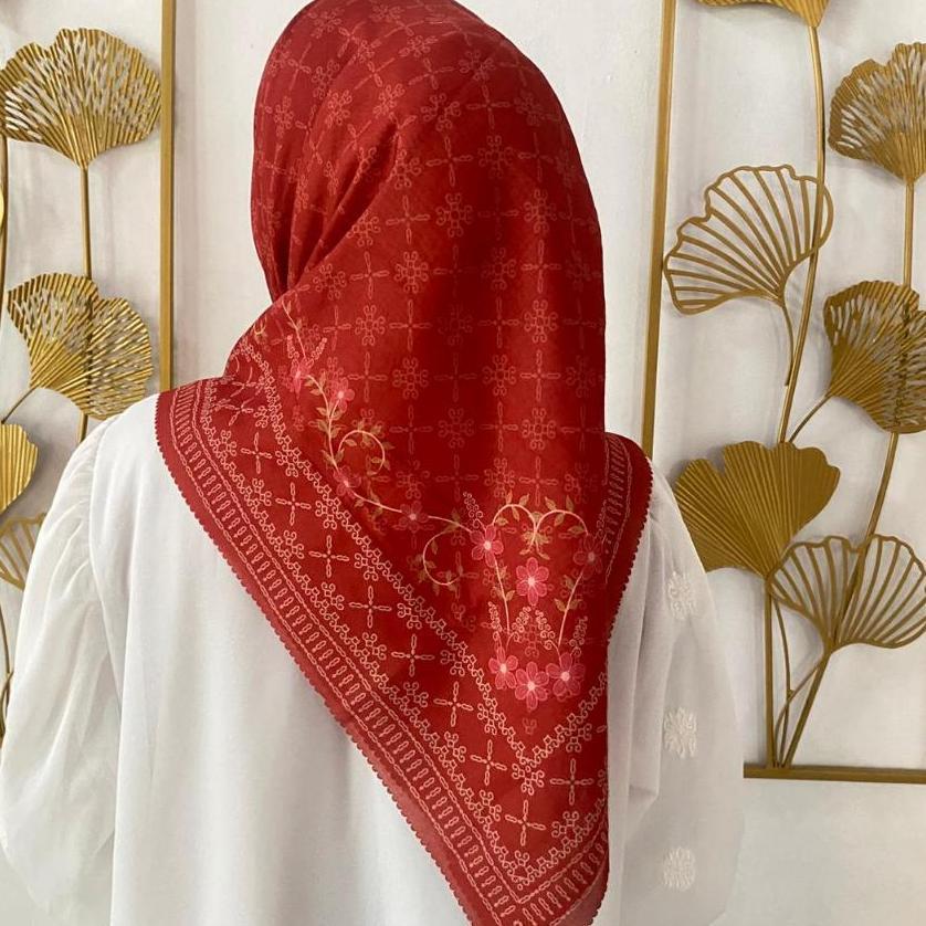 Hijab Segi Empat Motif Voal Premium Terakota Standar 110X110 Jilbab Motif Persegi Warna Lemon Burgun
