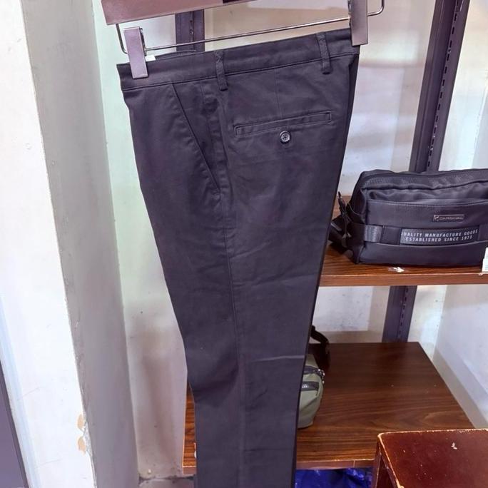 Celana chinos merk cardinal formal slimfit warna hitam