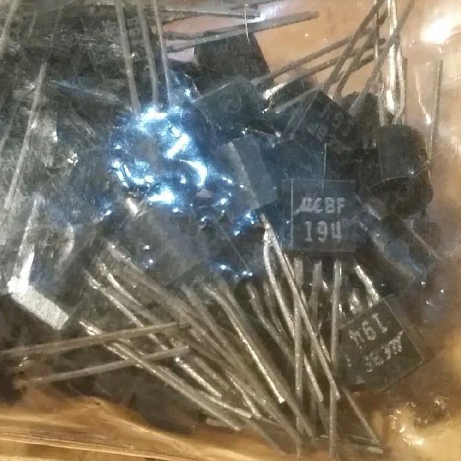 TRANSISTOR BF194 BF 194 B F194 B F 194 F194 NOS SAF12