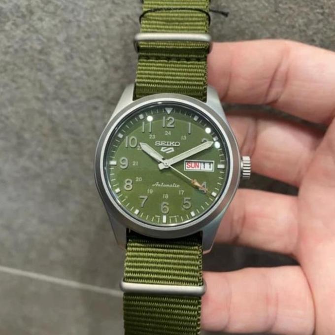 Seiko 5 SPORT Automatic Jam Tangan Pria Kanvas Hijau SRPG33K1 Original