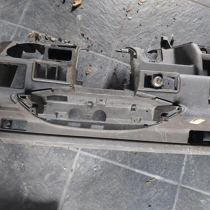 meja dashboard panther kotak bekas ori