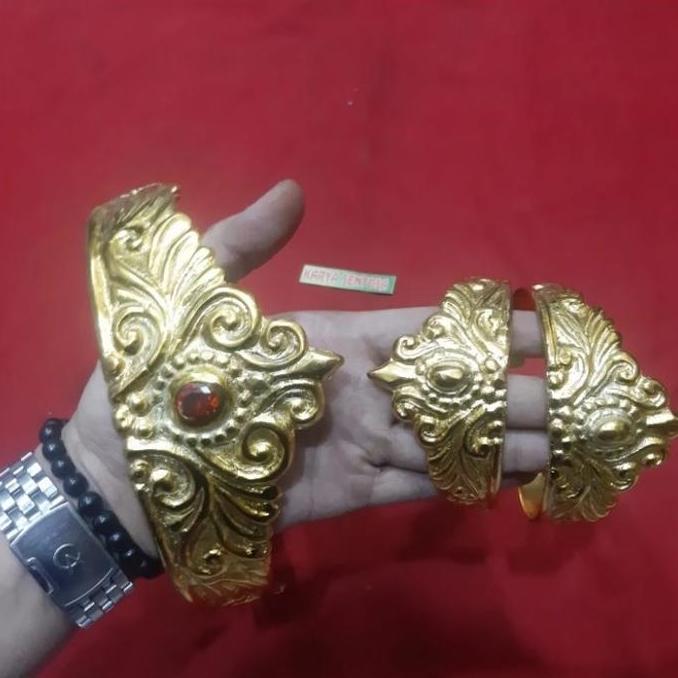 Mahkota Raja Kuningan Crom Hias Batu Unik Model Kuno