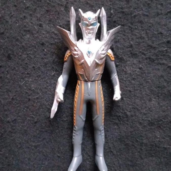 Bandai 14 Cm UHS Ultra Hero Series EX Ultimate Shinning Ultraman Zero