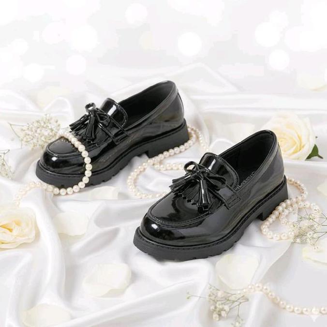 sepatu anak perempuan full hitam plat bunga formal dan sekolah couple ibu dan anak