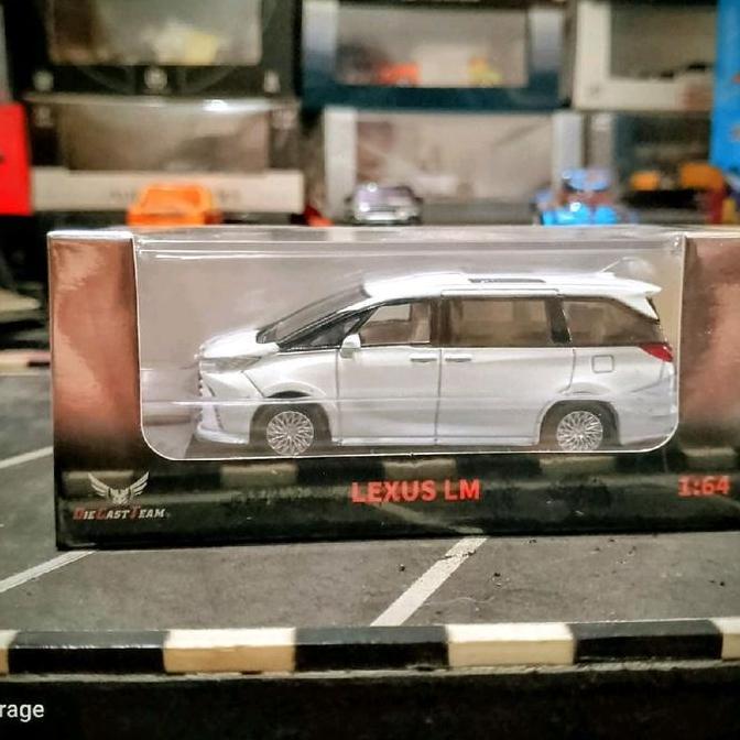 DIECAST DCT DIECAST TEAM LEXUS LM  MK2 2025 WHITE SEGEL AG27