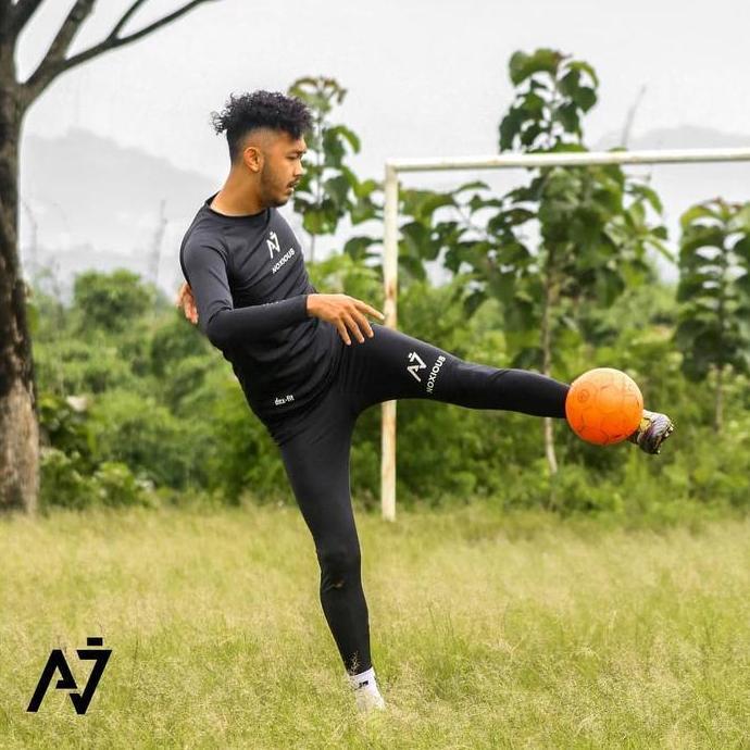 Noxious Setelan Baselayer Bola Hitam