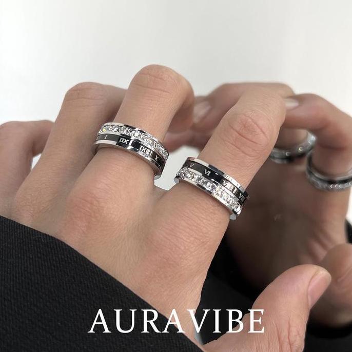 AURAVIBE-Cincin angka Romawi putar bertatahkan berlian baja titanium untuk pria dan wanita, cincin j