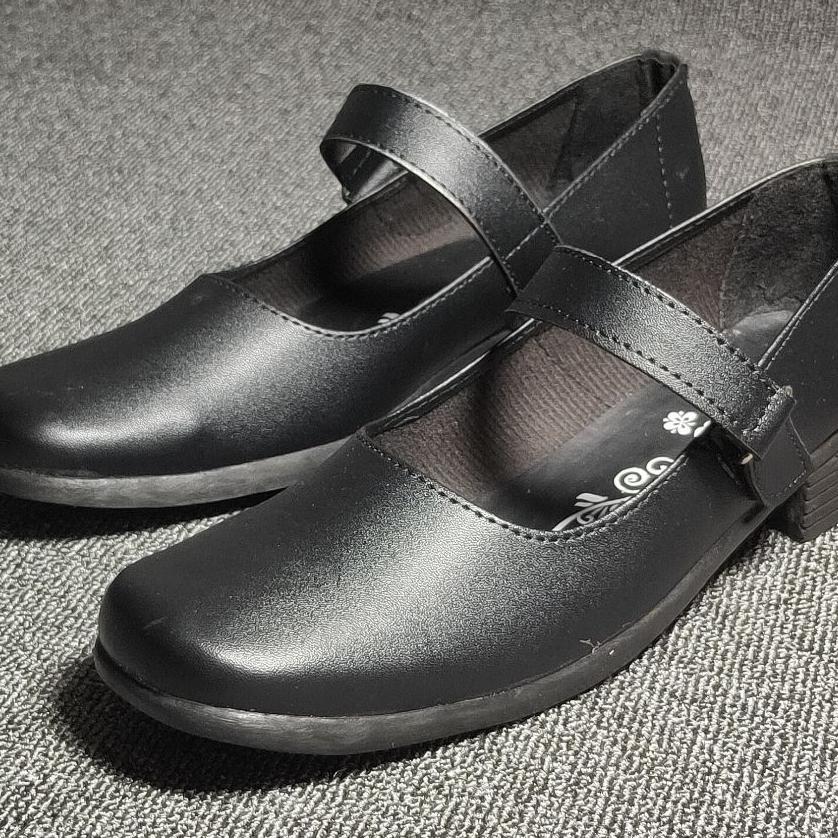 Sepatu Pantofel & Paskibra Wanita Hitam