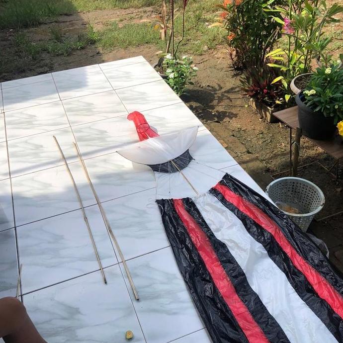 Layangan janggan khas Bali ekor 10 meter full fiber