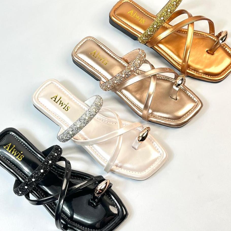 Alwisshoes - Adele Sandal Wanita Jepit Kekinian Karet Non Slip Sendal Flat Cewek Elegan Korean Style