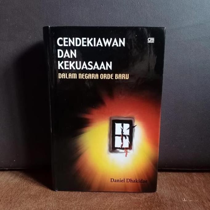 PREMIUM / CENDEKIAWAN DAN KEKUASAAN DALAM NEGARA ORDE BARU DANIEL DHAKIDAE