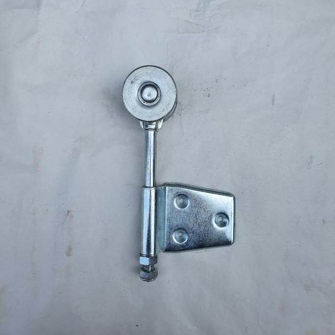 roda atas pinggir pintu garasi