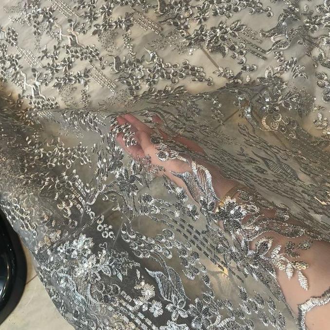 Costurar - Bahan Kain Kebaya Mewah Brukat Tile Payet Gracia Warna Silver Harga 0,5 Meter