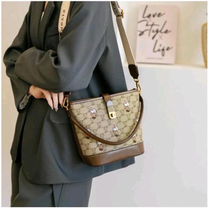 FASTONETO 8231 NEW TAS SELEMPANG WANITA MULTIFUNGSI PITON BEAR