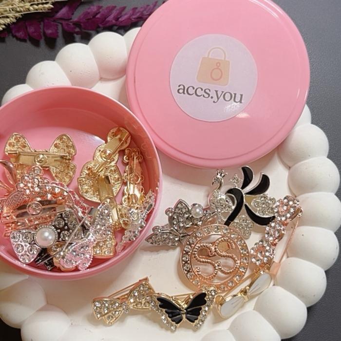 Bisa Cod - Paket Isi 20Pcs Free Wadah Plastik Bros Hijab Dagu Mix Motif Brooch Dada Clips Muslim  Pe