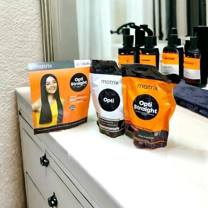Nisu- Matrix Mini Opti Straight+ Opti Smoothing(Obat Pelurus Rambut)Isi 2 Sachet(Step1&Step2)
